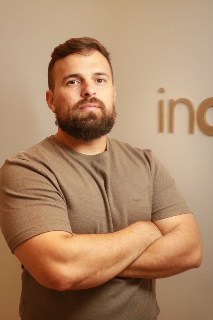 Dr. Alexandre Marques, Implantodontista